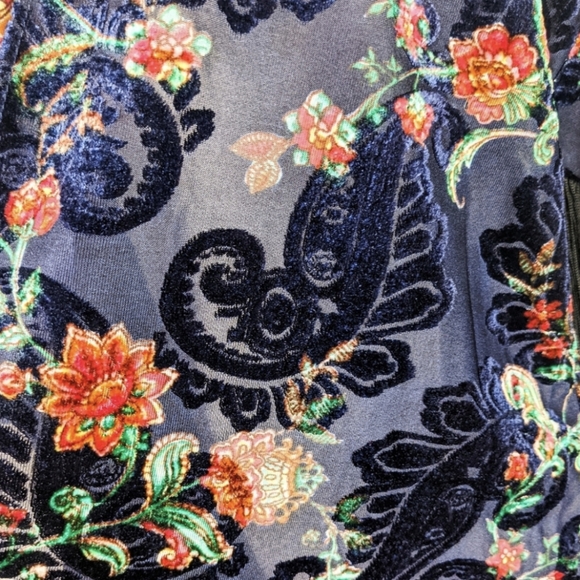 Fringed Velvet Burnout Floral Kimono - Picture 5 of 6